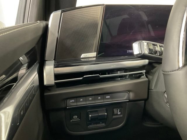 Used 2025 Cadillac Escalade Sport AWD/4WD image 16