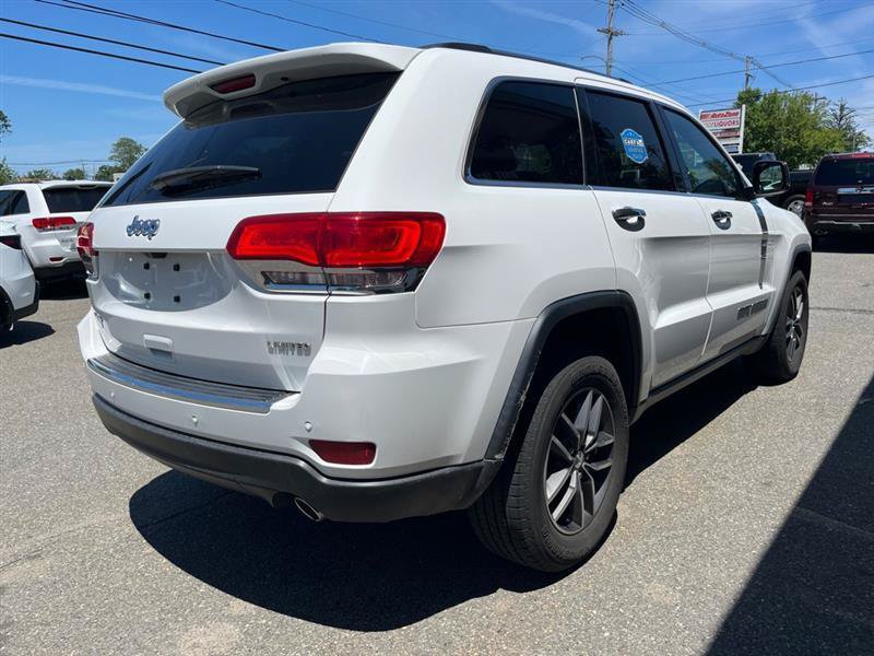 Used 2017 Jeep Grand Cherokee Limited AWD/4WD image 3