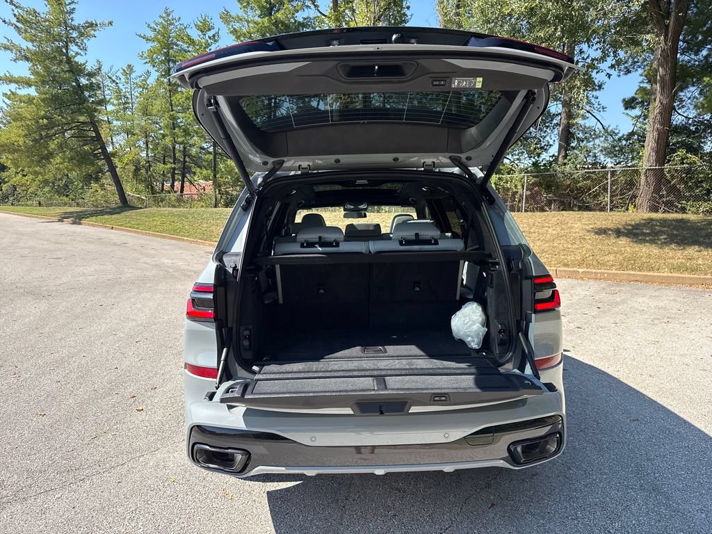 New 2027 BMW X7 xDrive40i w/ M Sport Package AWD/4WD image 28