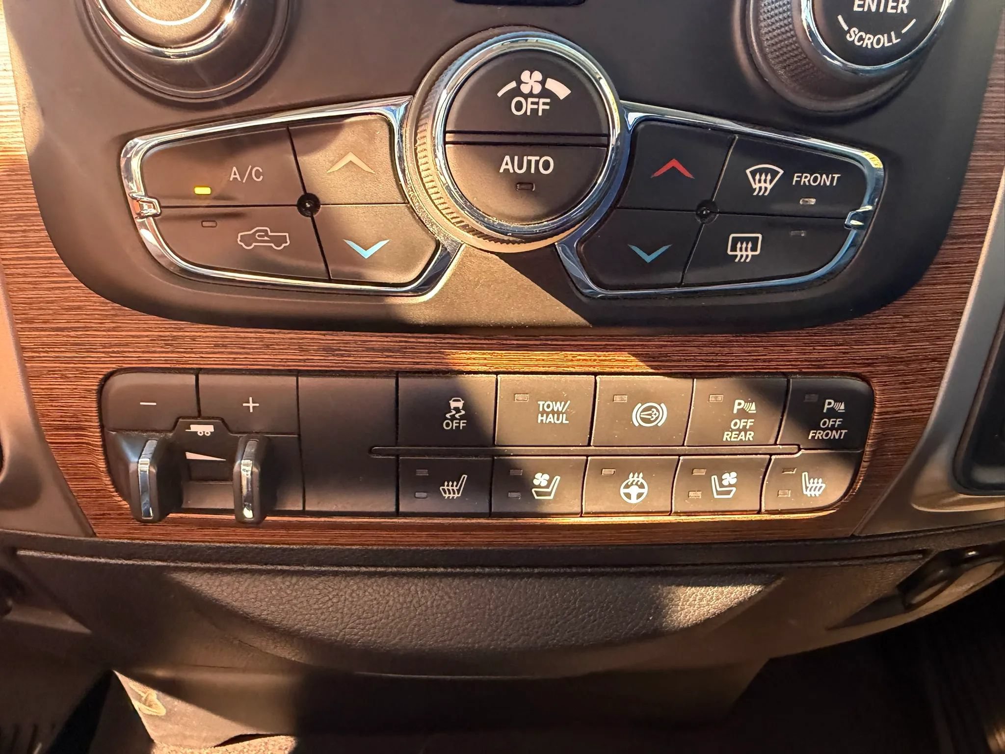 Used 2018 RAM 2500 Laramie AWD/4WD image 19