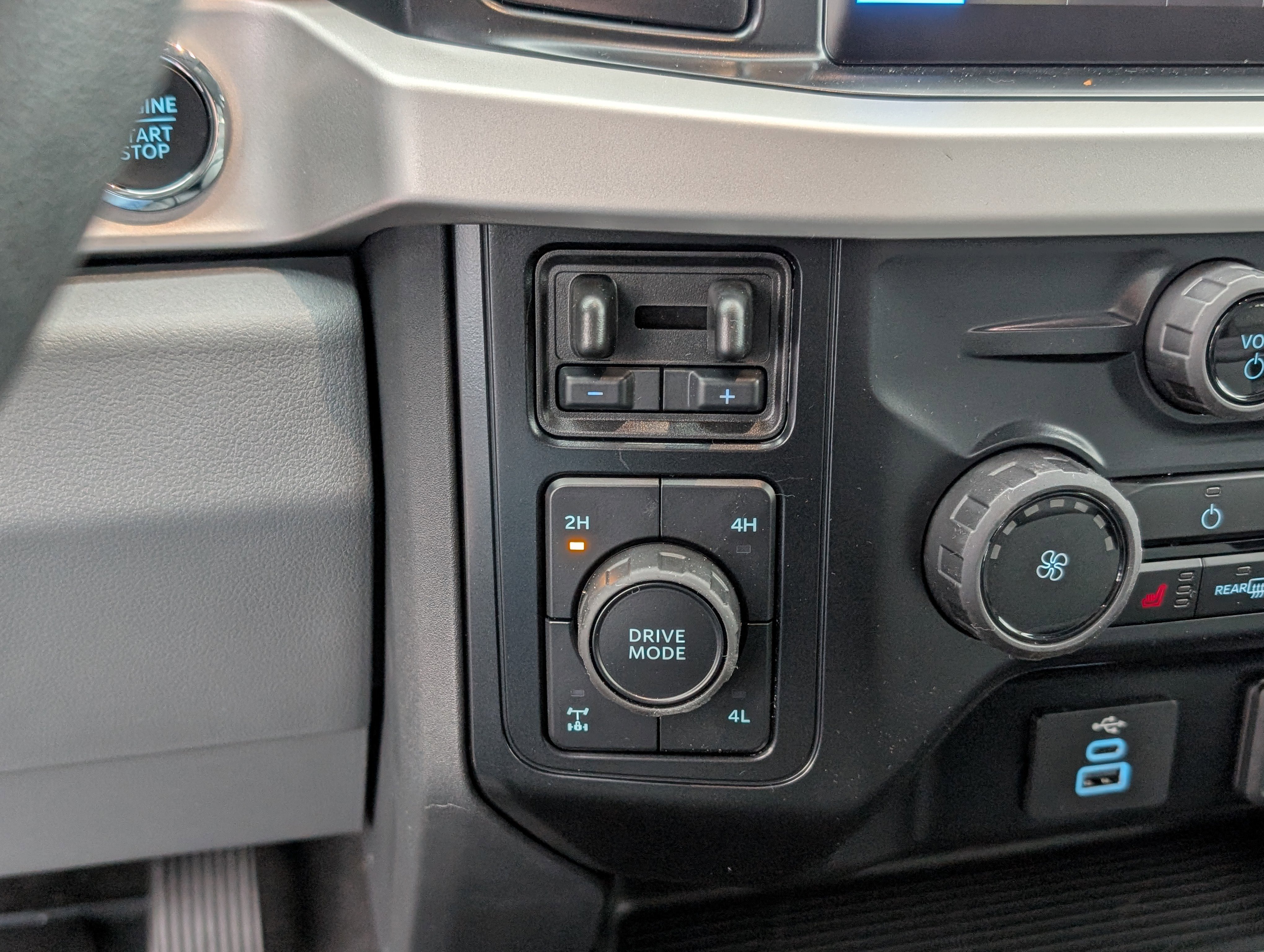 New 2026 Ford F350 XLT w/ XLT Premium Package image 22