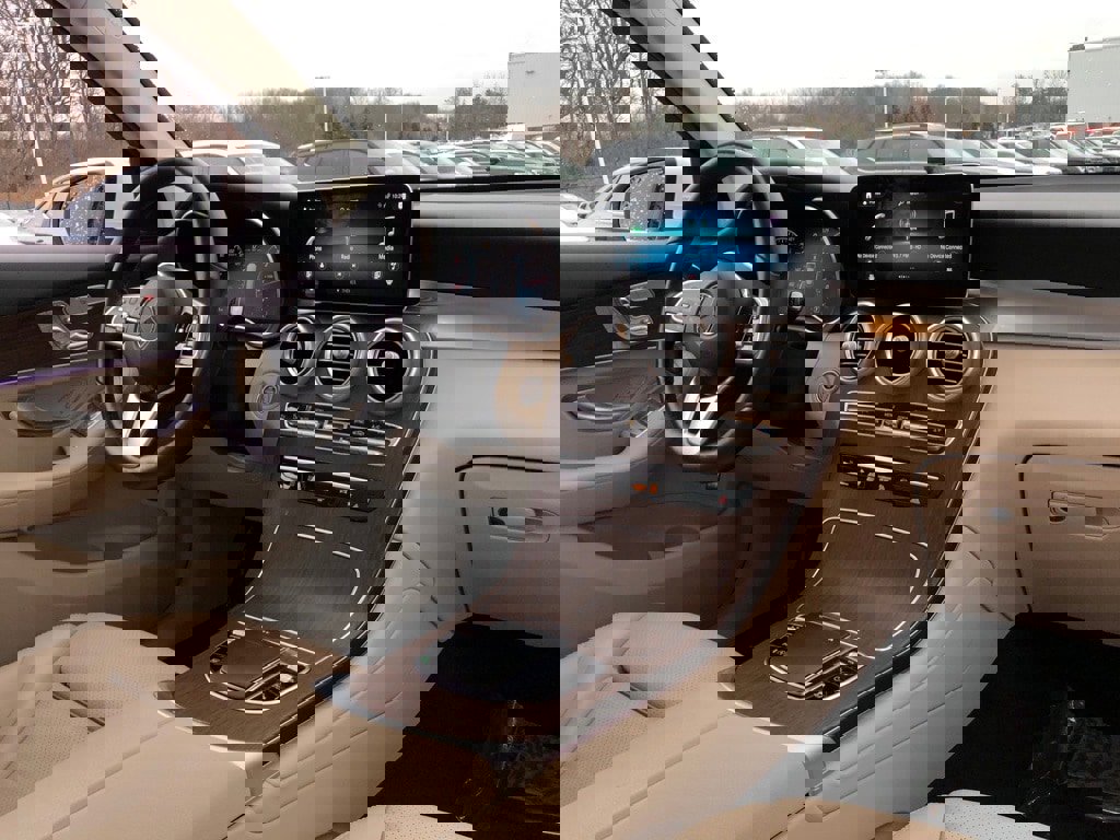 Used 2022 Mercedes-Benz GLC 300 4MATIC image 17