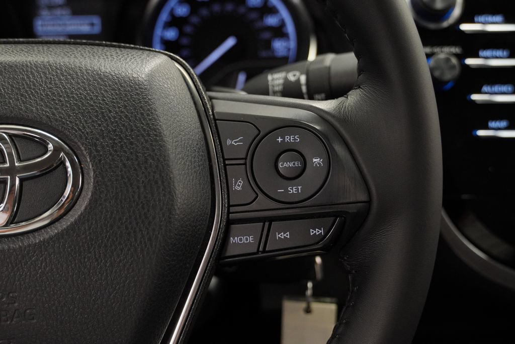 Used 2020 Toyota Camry SE FWD image 38