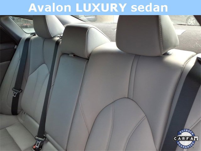 Used 2019 Toyota Avalon XLE image 18