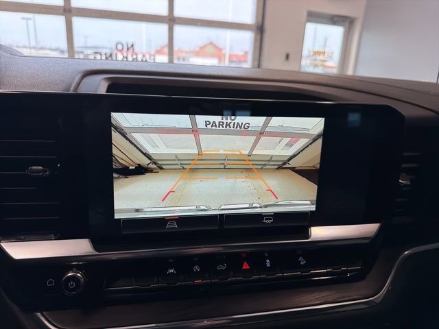 Used 2024 GMC Sierra 1500 SLT w/ SLT Premium Package image 3