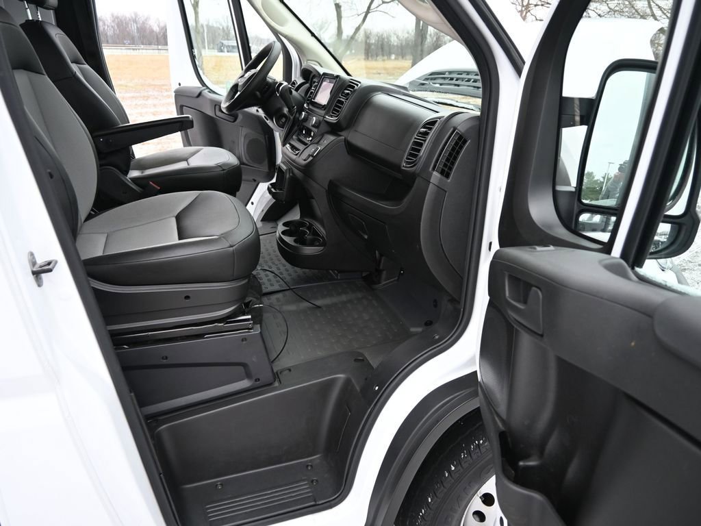 Used 2024 RAM ProMaster 2500 w/ Convenience Group image 19