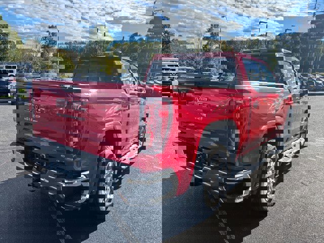 New 2026 GMC Sierra 1500 SLE w/ Preferred Package image 3