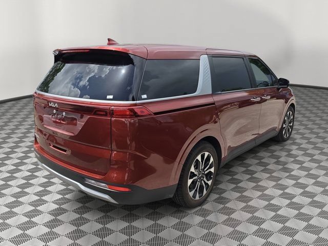 Used 2024 Kia Carnival EX FWD image 4