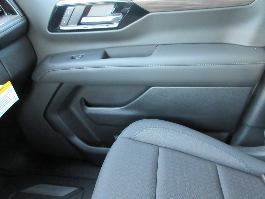 New 2026 Chevrolet Tahoe LS w/ LS Custom Edition AWD/4WD image 31