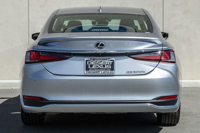 Used 2025 Lexus ES 300h w/ Premium Package image 4