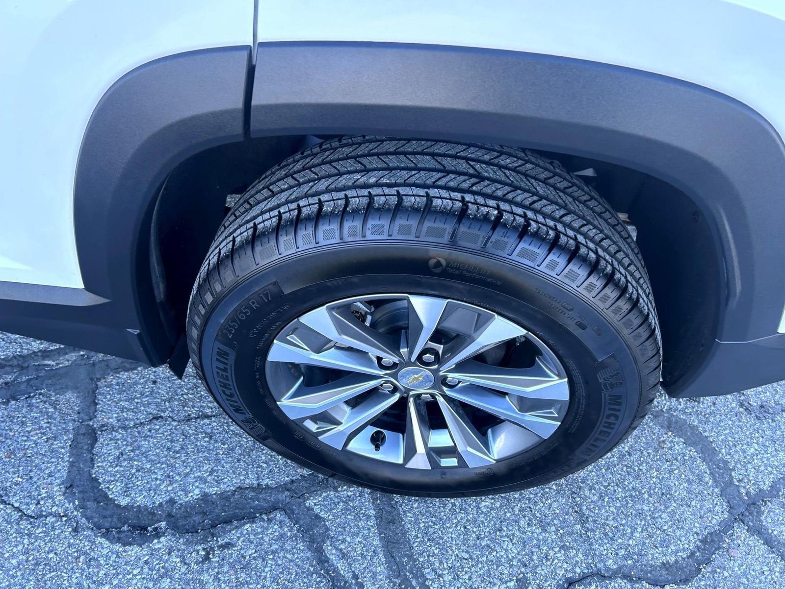 Certified 2025 Chevrolet Equinox LT w/ Convenience Package II image 22