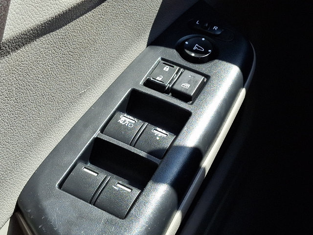 Used 2012 Honda Civic Hybrid Sedan image 19