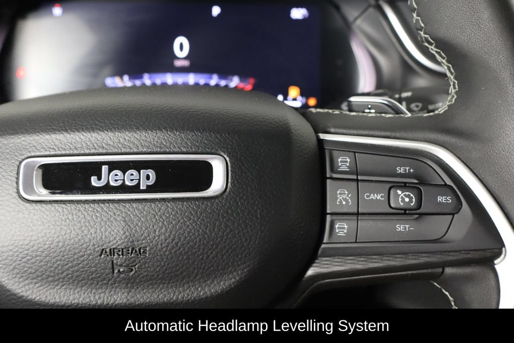 Used 2023 Jeep Grand Cherokee Laredo w/ Trailer Tow Prep Group (B) AWD/4WD image 10