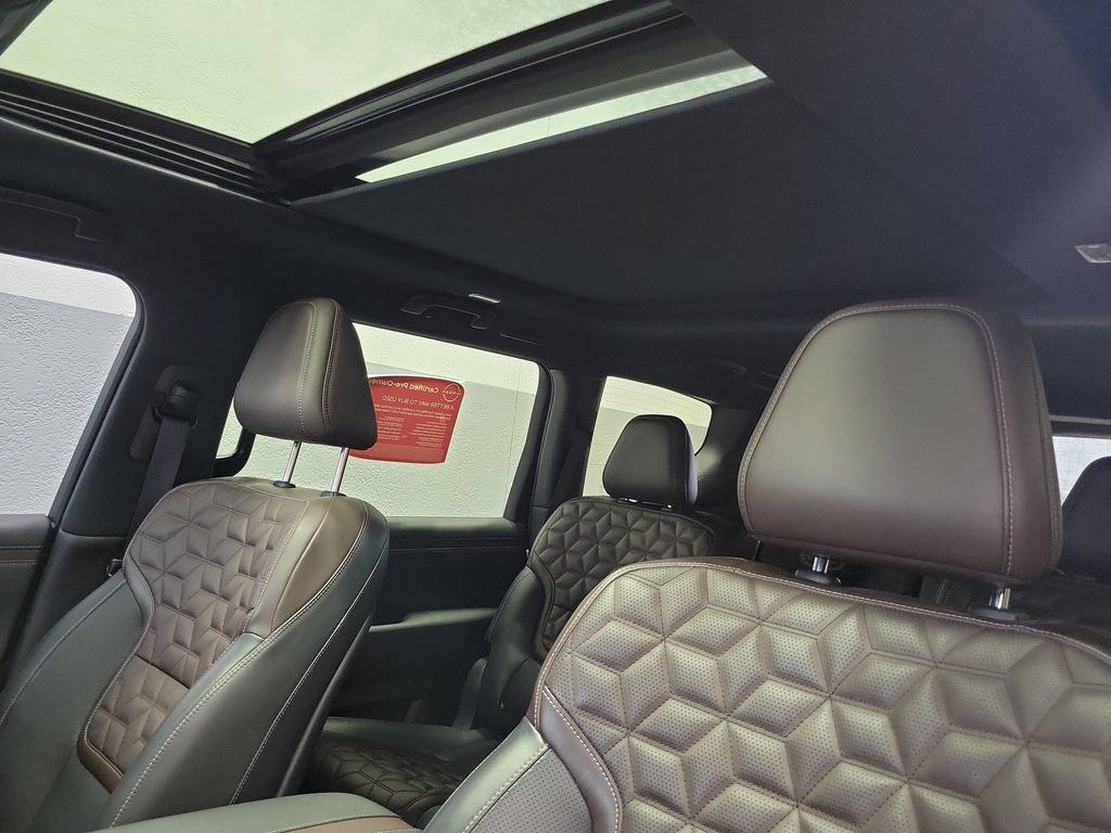Used 2025 Nissan Armada Platinum AWD/4WD image 22