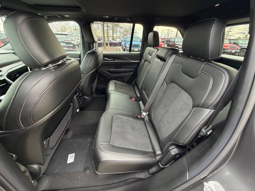 New 2026 Jeep Grand Cherokee Altitude AWD/4WD image 11