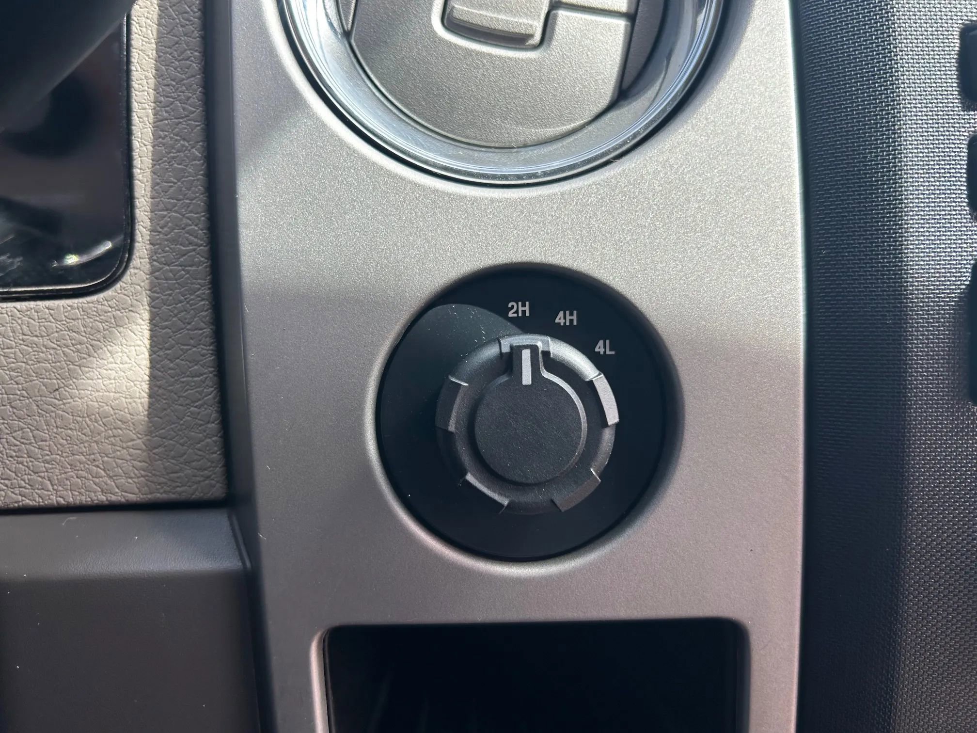 Used 2010 Ford F150 XLT image 22