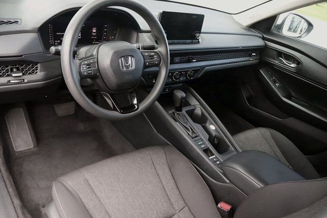 Used 2023 Honda Accord EX image 11
