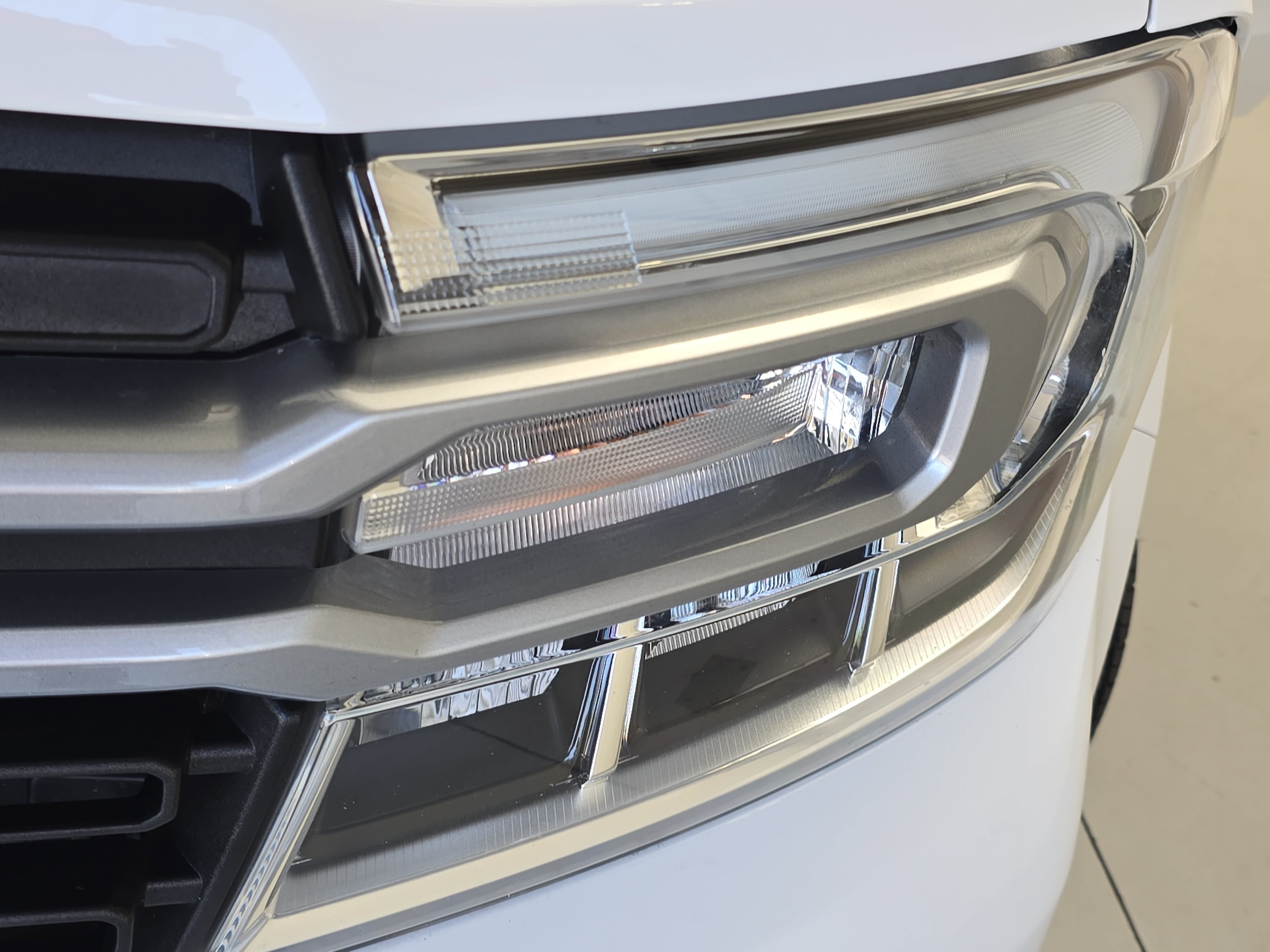 Used 2024 Ford Maverick Lariat FWD image 30