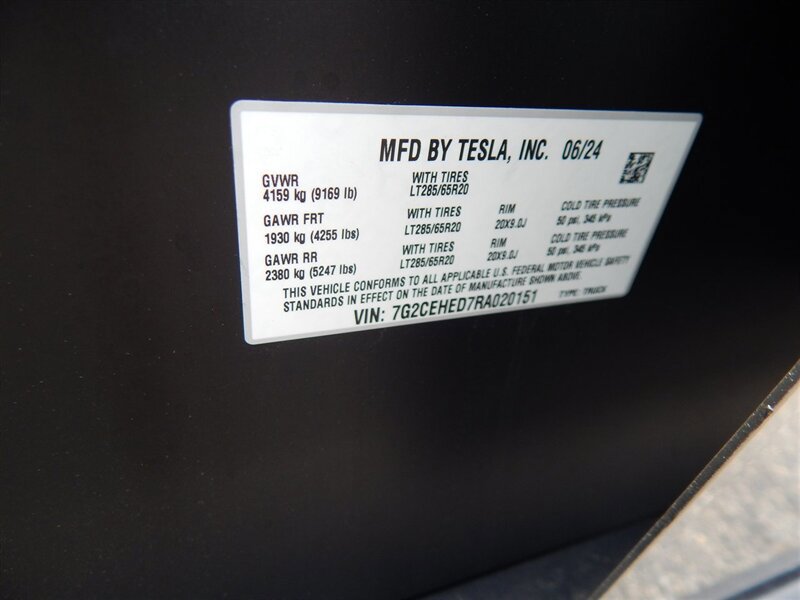 Used 2024 Tesla Cybertruck AWD Crew Cab image 23