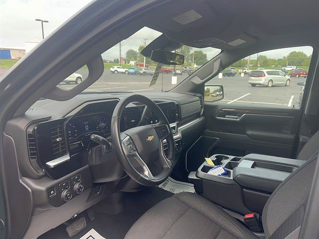 Used 2025 Chevrolet Silverado 1500 LT AWD/4WD image 12