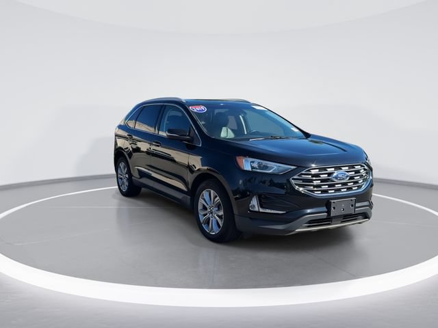Certified 2019 Ford Edge Titanium w/ Cold Weather Package AWD/4WD image 2