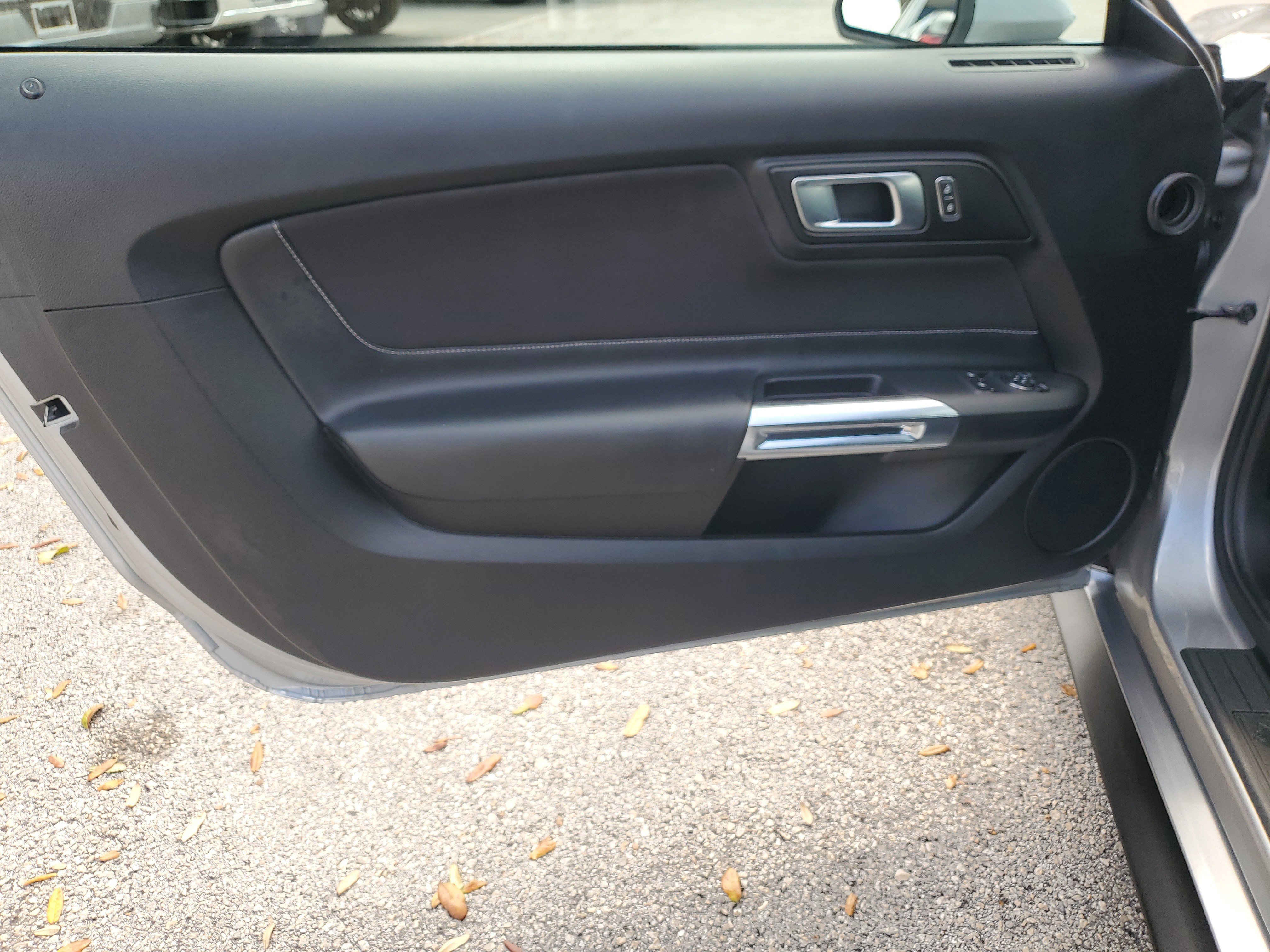 Certified 2021 Ford Mustang Coupe image 12