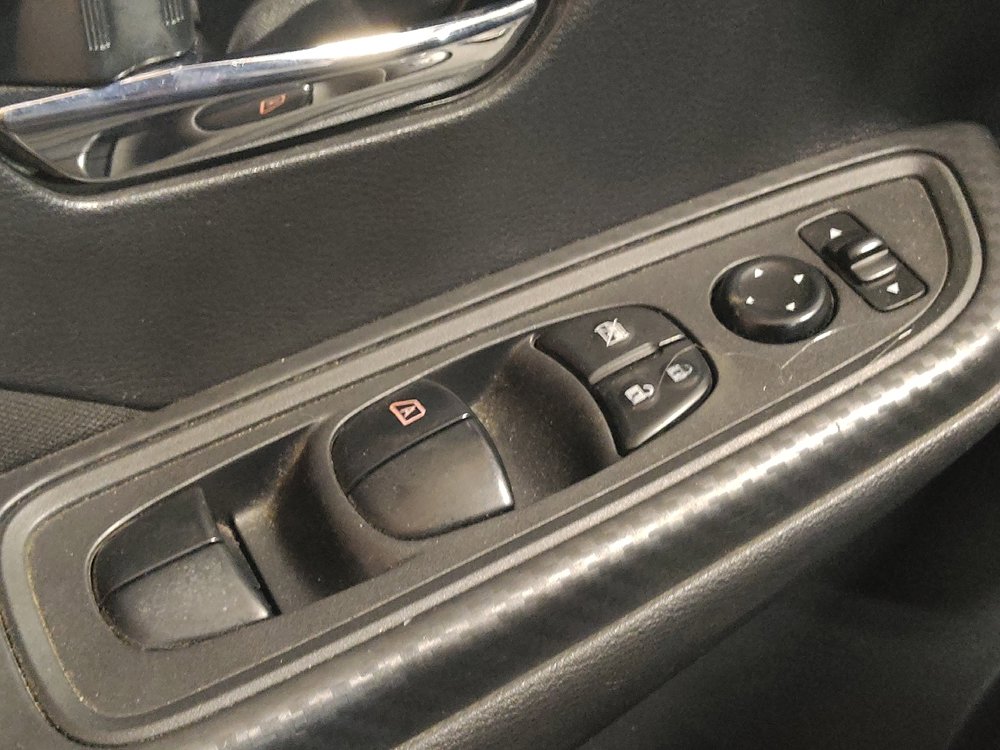 Used 2021 Nissan Versa SV FWD image 27