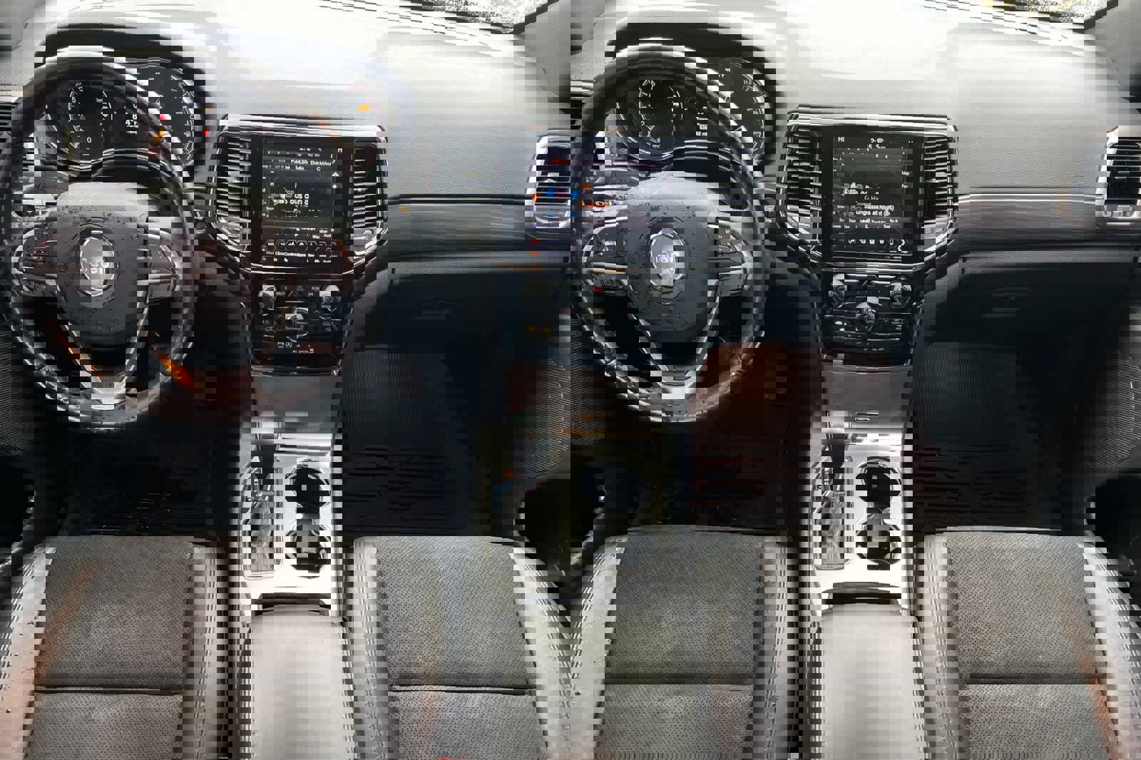 Used 2019 Jeep Grand Cherokee Altitude image 4