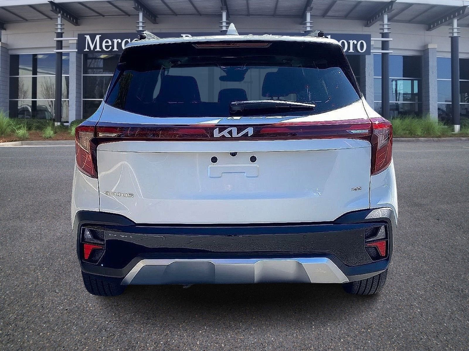 Used 2025 Kia Seltos SX w/ SX Sunroof Package image 6