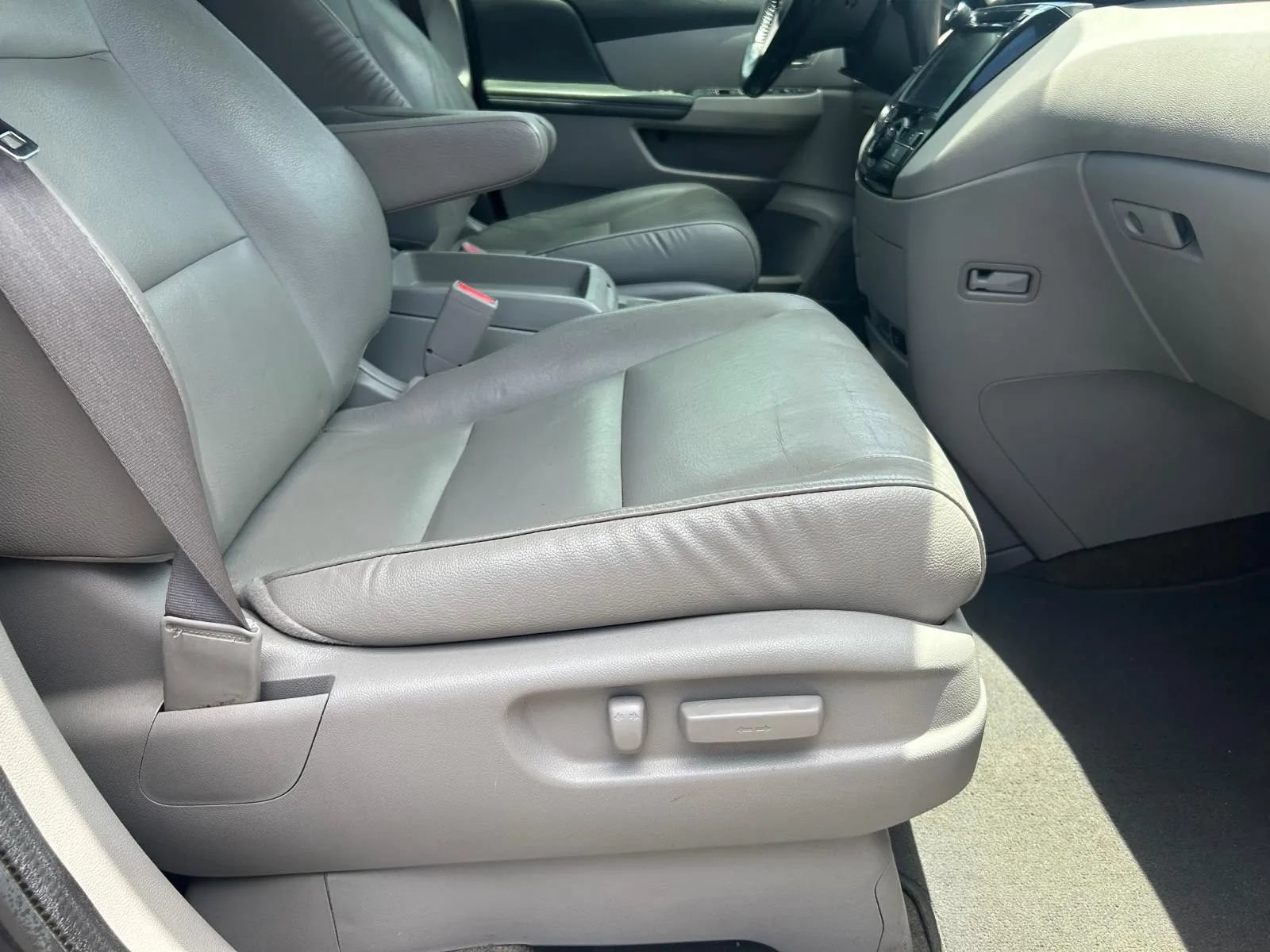 Used 2015 Honda Odyssey EX-L image 18