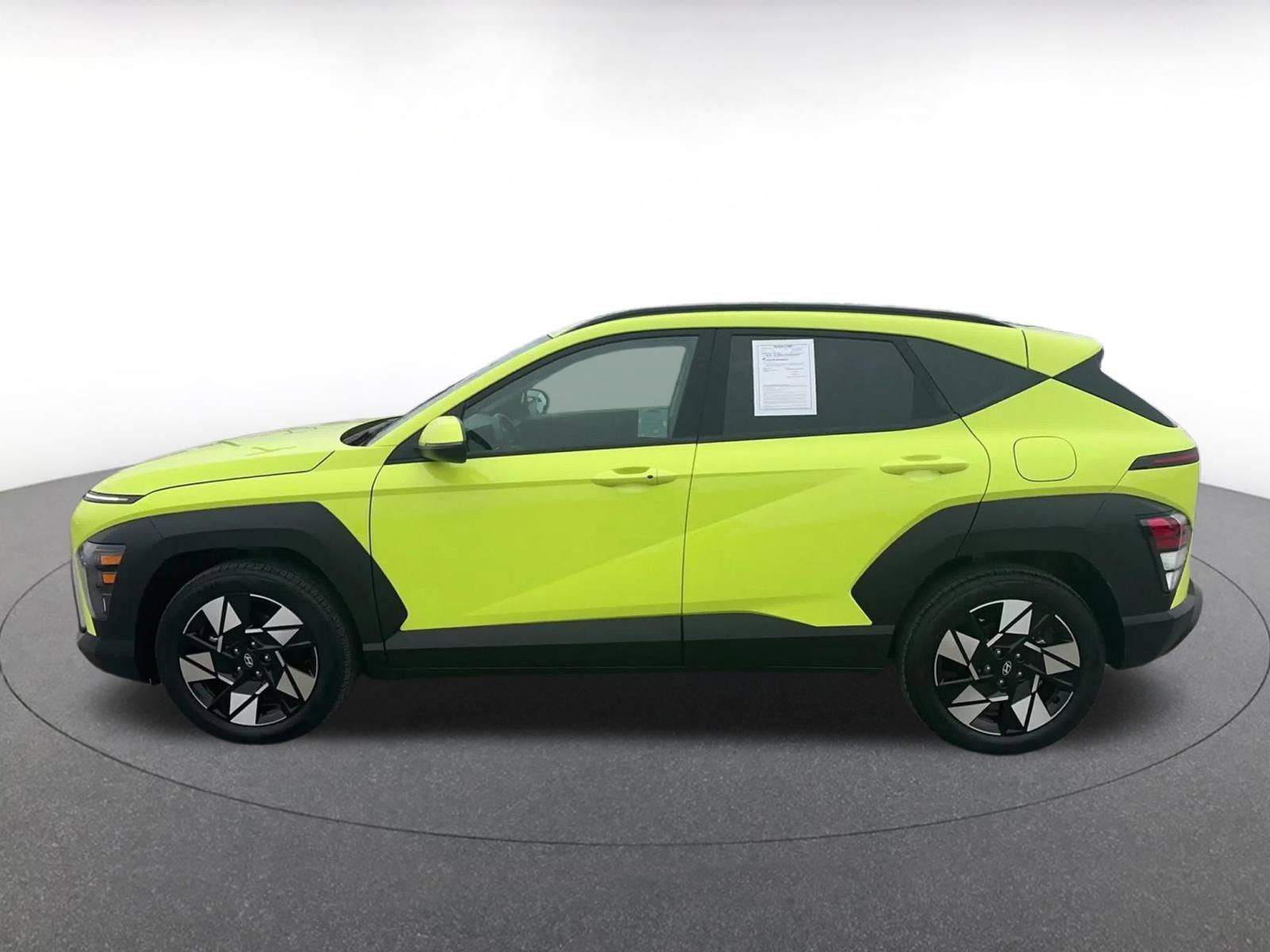 Used 2025 Hyundai Kona SEL image 9