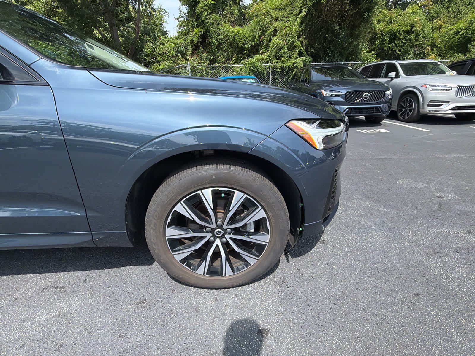 Used 2024 Volvo XC60 B5 Core w/ Climate Package AWD/4WD image 17