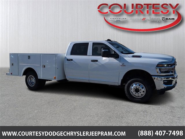 New 2025 RAM 3500 Tradesman w/ Chrome Appearance Group