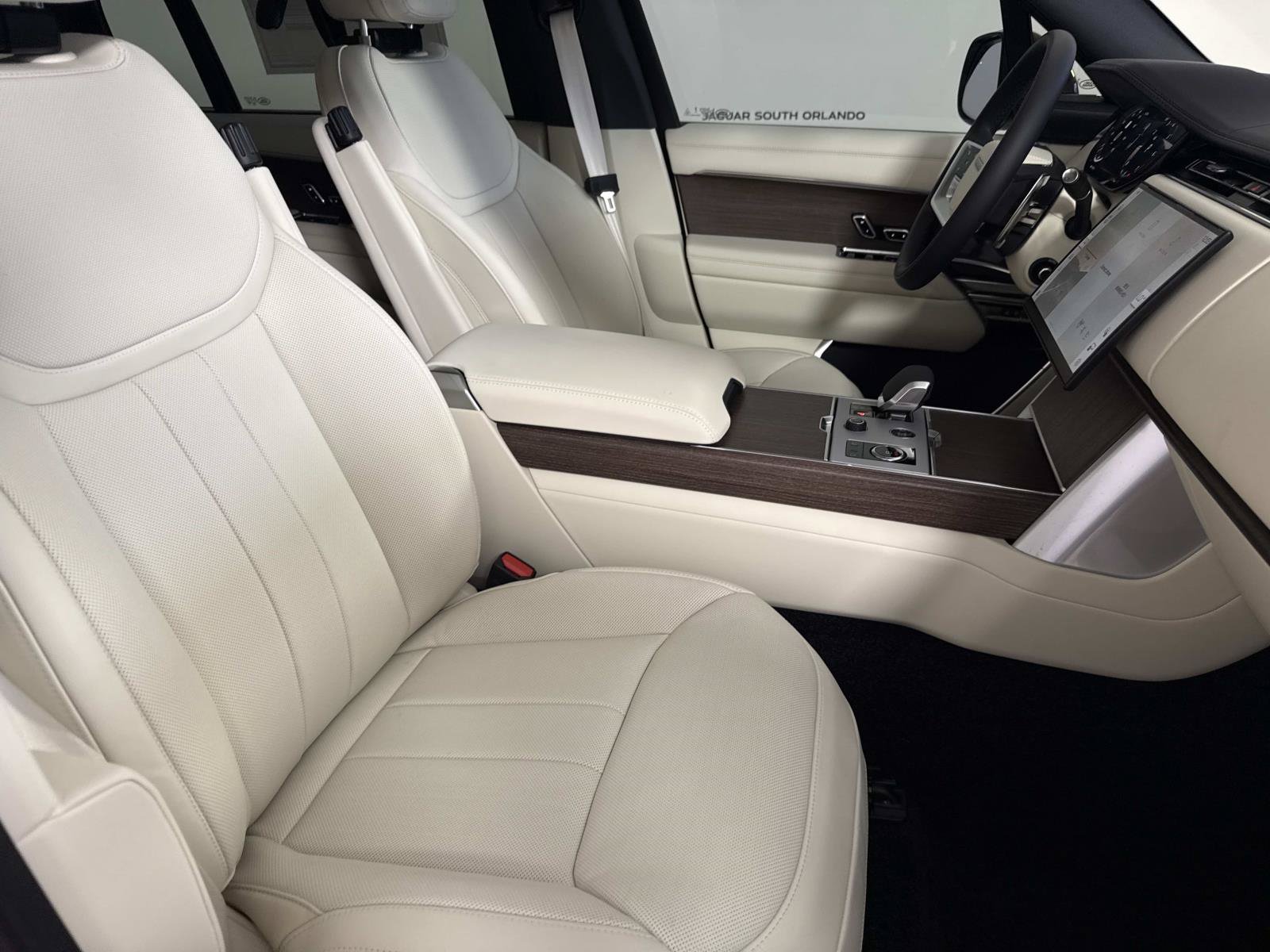 New 2027 Land Rover Range Rover Long Wheelbase SE AWD/4WD image 10