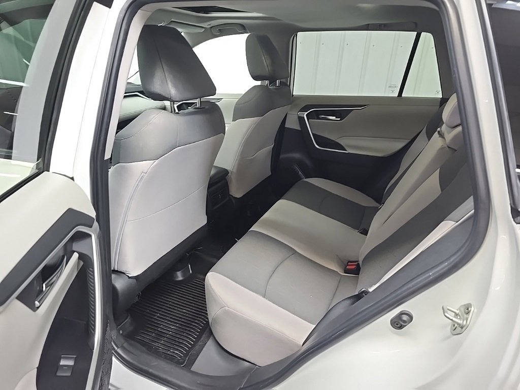 Used 2023 Toyota RAV4 XLE image 31