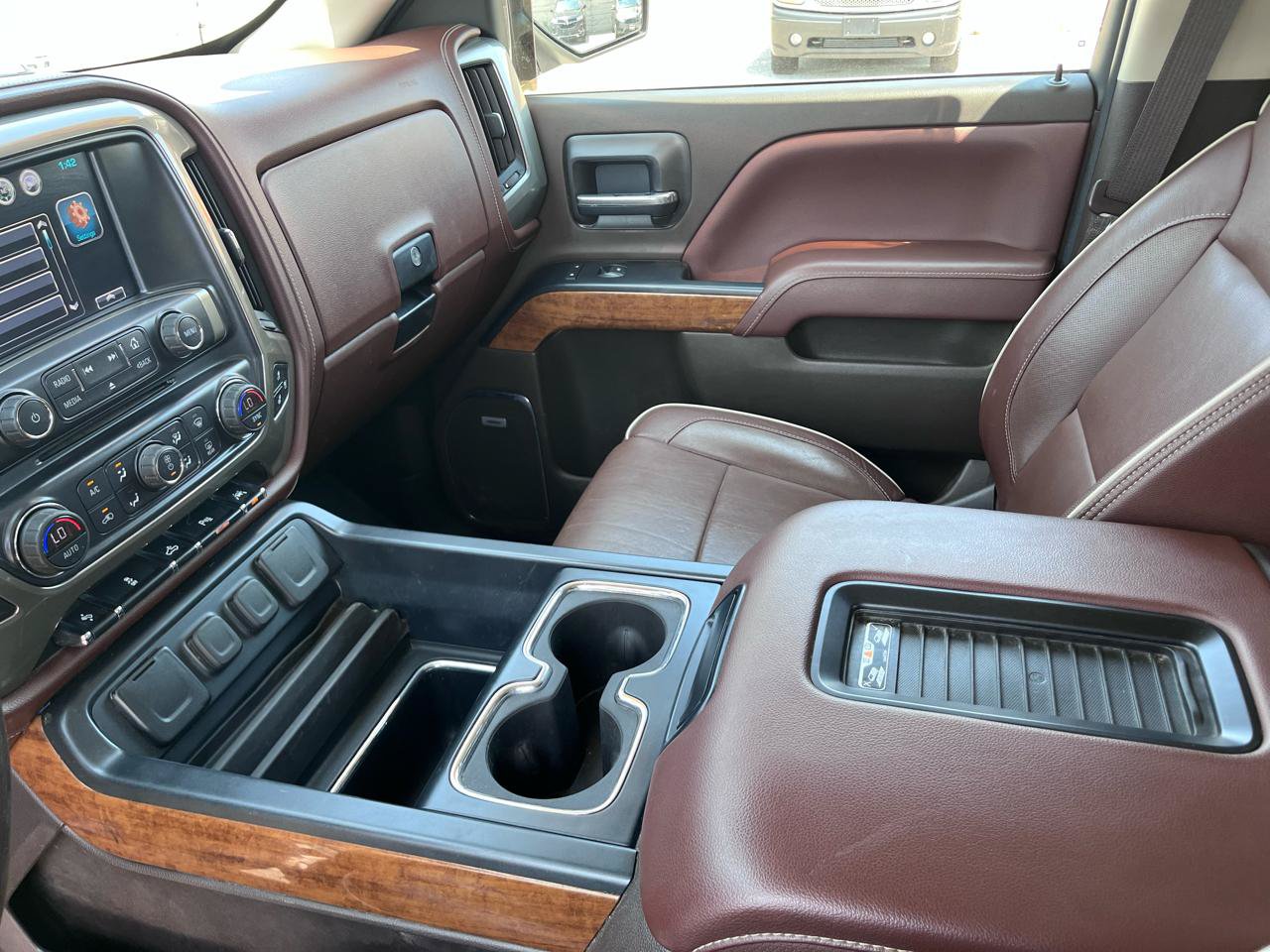 Used 2018 Chevrolet Silverado 1500 High Country AWD/4WD image 33