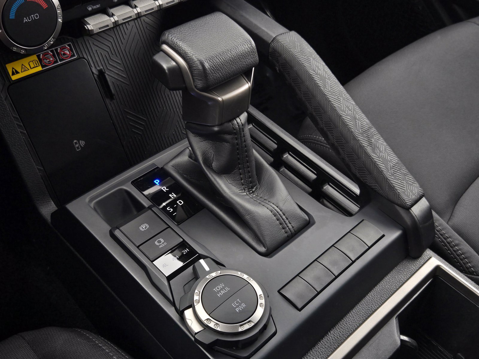 Certified 2025 Toyota Tacoma SR5 AWD/4WD image 16