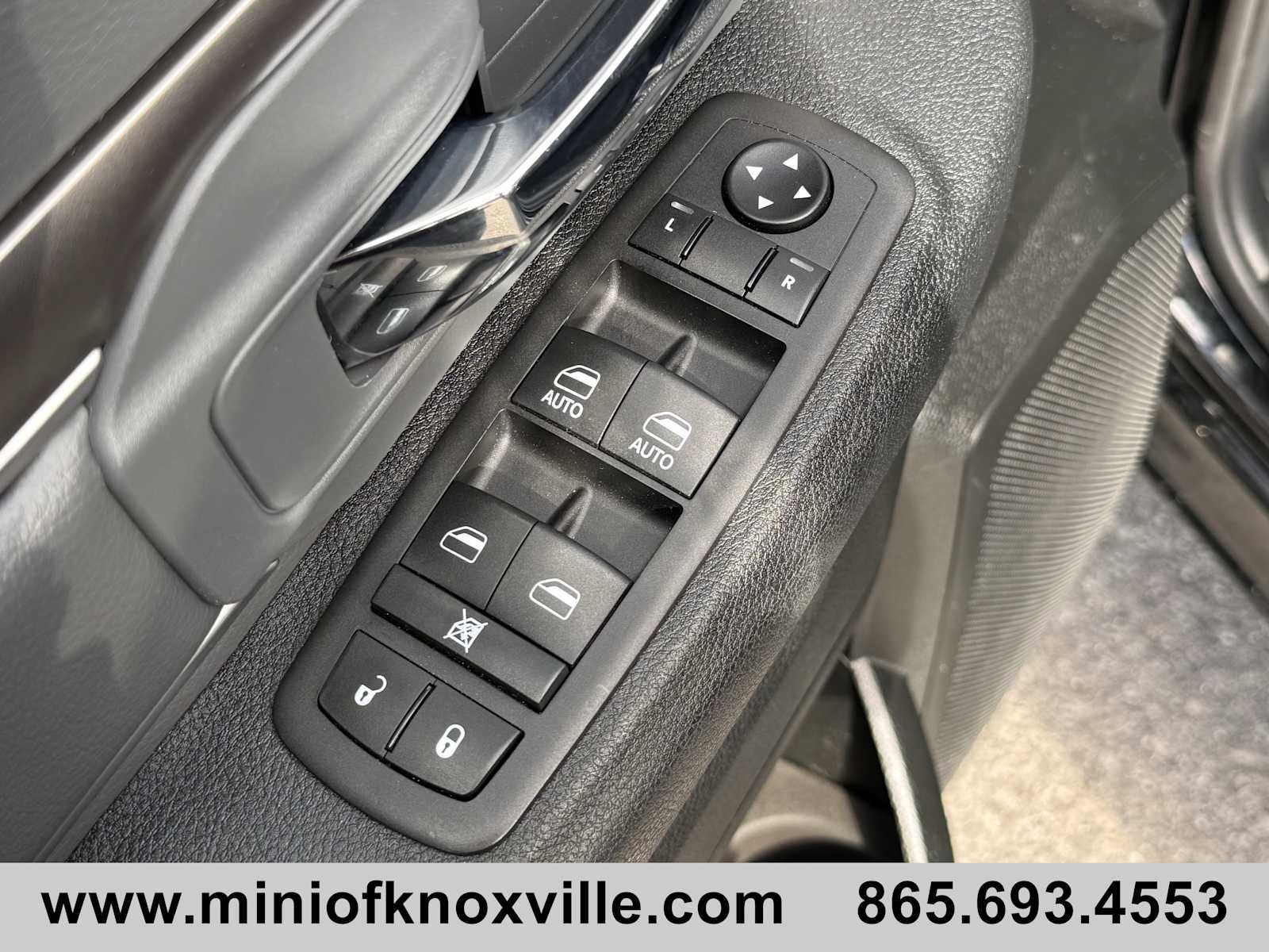 Used 2024 RAM 1500 Classic SLT image 12