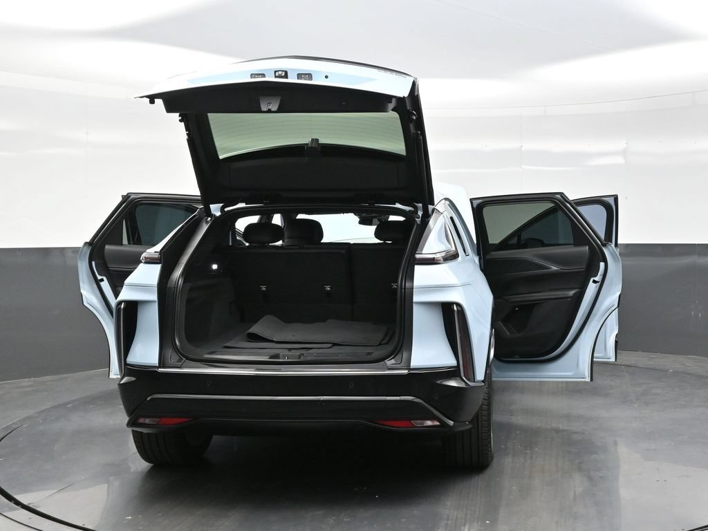 Certified 2024 Cadillac Lyriq Luxury AWD/4WD image 44