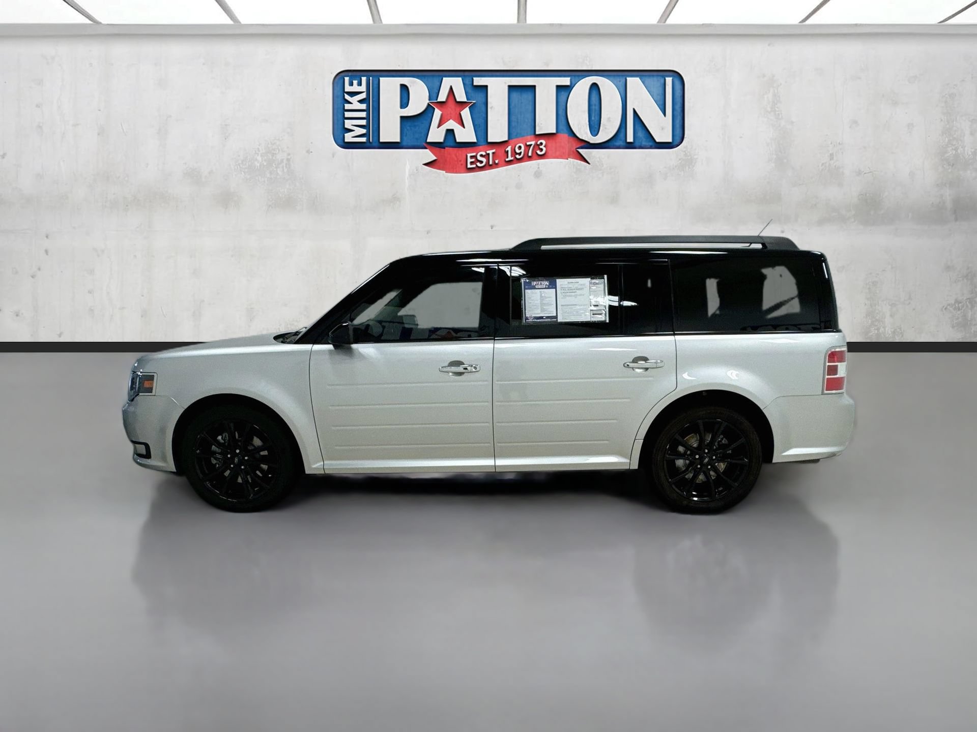 Used 2018 Ford Flex SEL w/ Equipment Group 202A FWD image 4