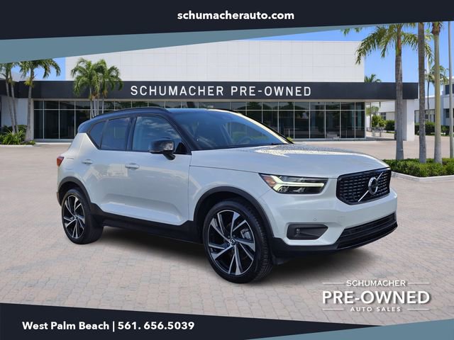 Used 2021 Volvo XC40 T4 R-Design w/ Climate Package image 1