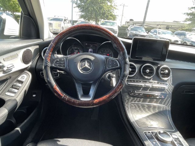 Used 2019 Mercedes-Benz GLC 300 image 2