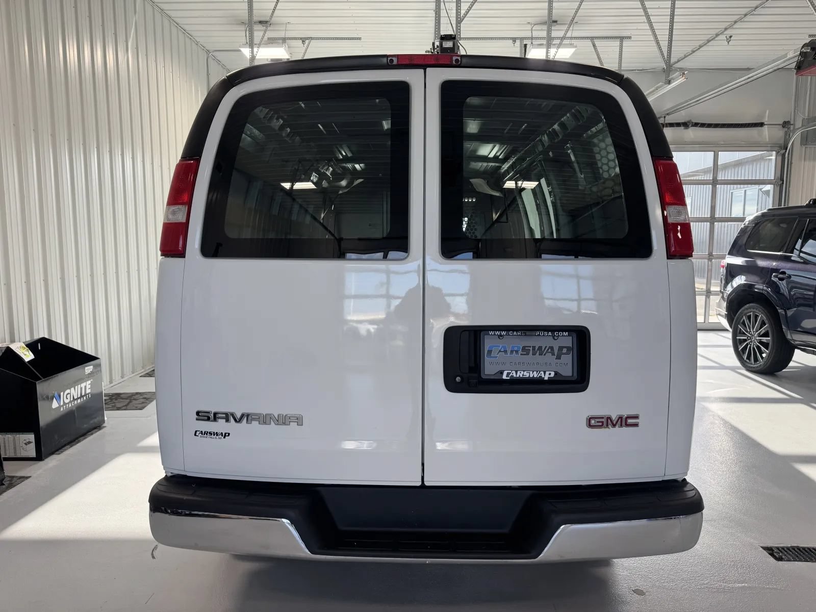 Used 2024 GMC Savana 2500 w/ Driver Convenience Package RWD image 4
