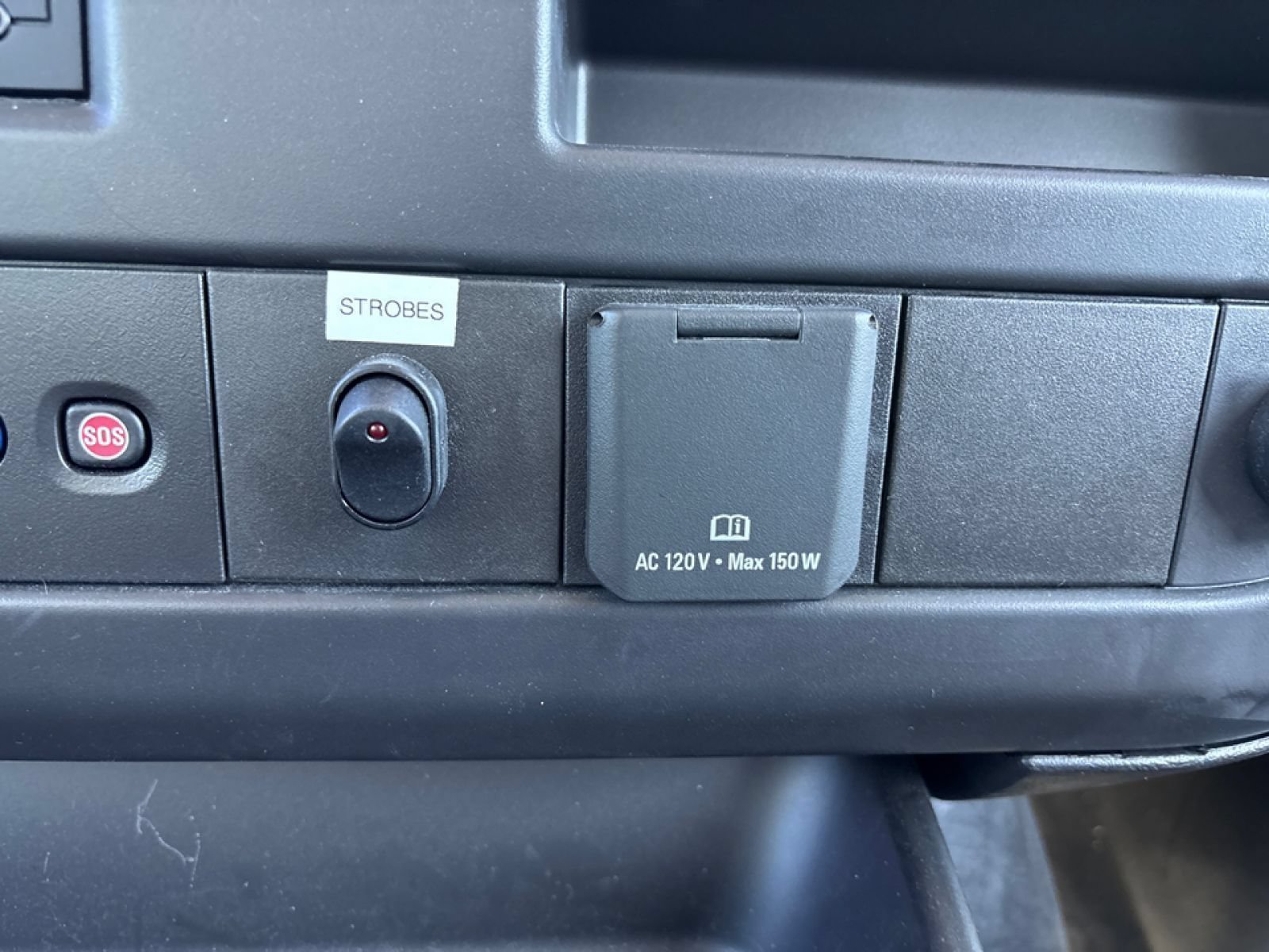 New 2025 GMC Savana 3500 w/ Power Convenience Package RWD image 9