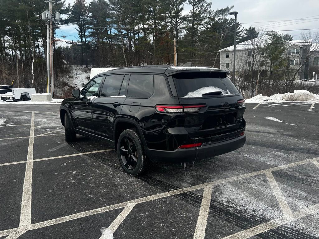 Used 2023 Jeep Grand Cherokee L Laredo image 3