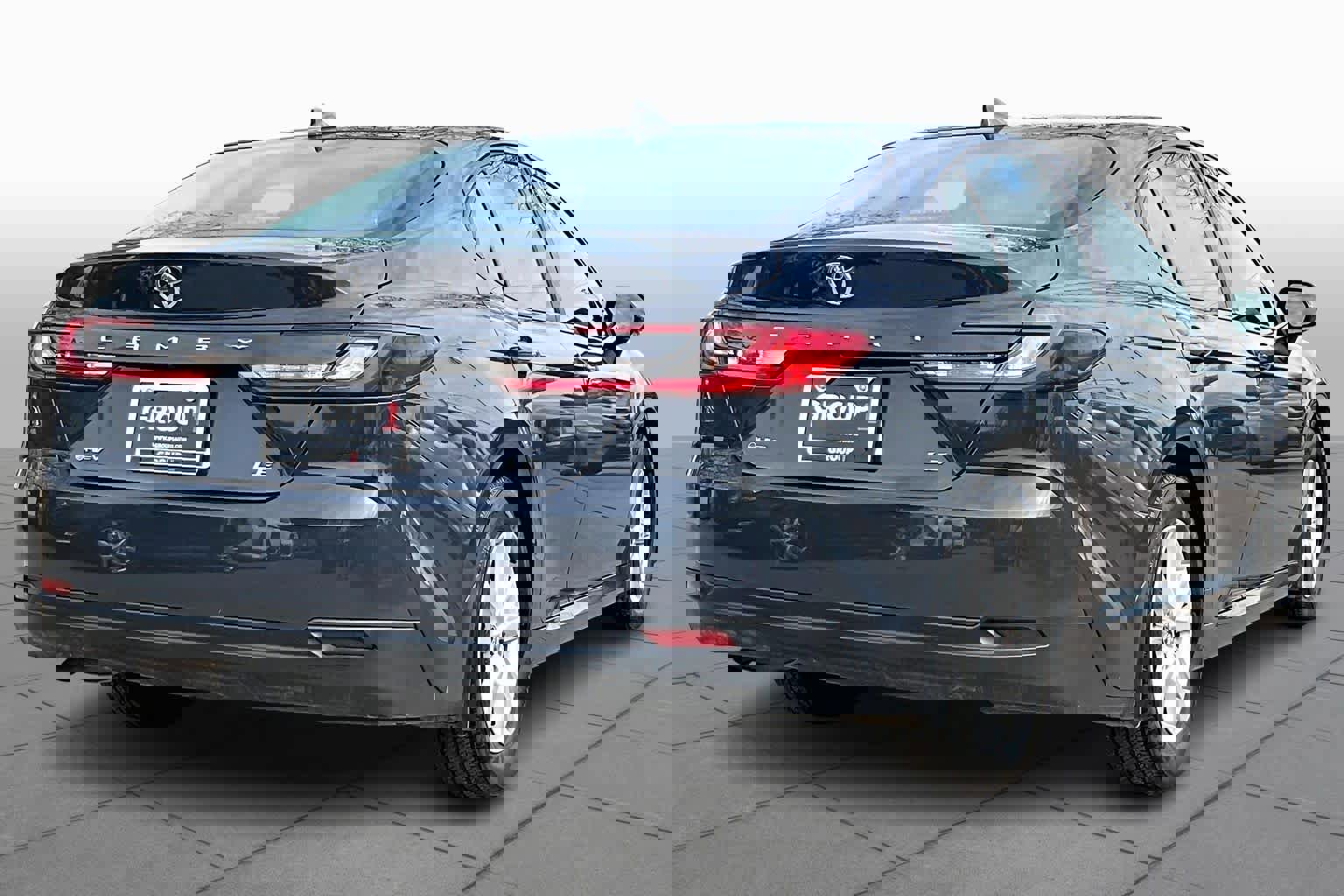 Used 2025 Toyota Camry LE w/ Convenience Package image 12