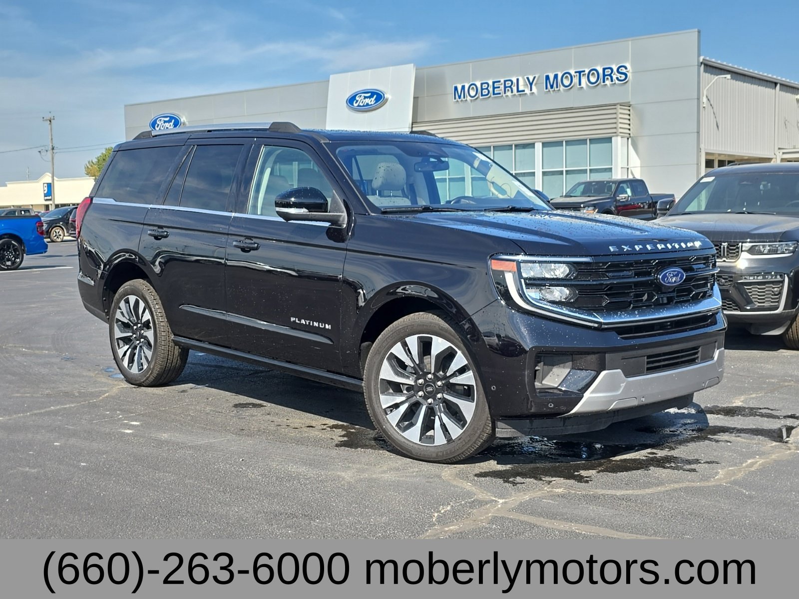 Used 2025 Ford Expedition Platinum w/ Driver's Package