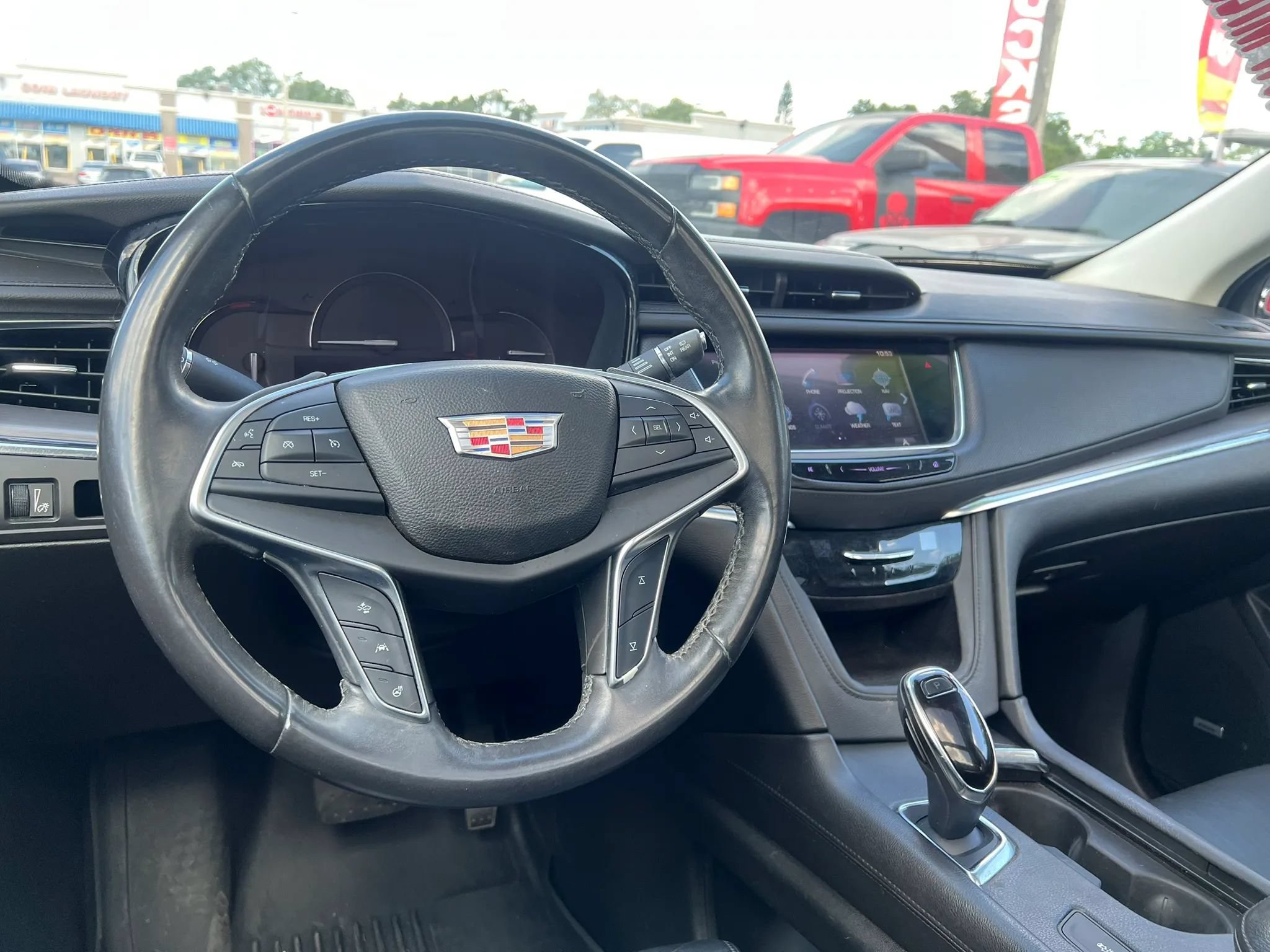 Used 2017 Cadillac XT5 Luxury w/ Driver Awareness Package FWD image 15