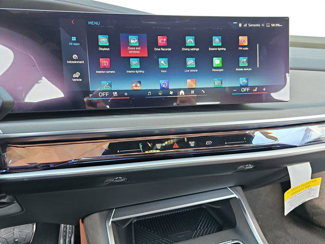 New 2025 BMW i7 M70 image 23