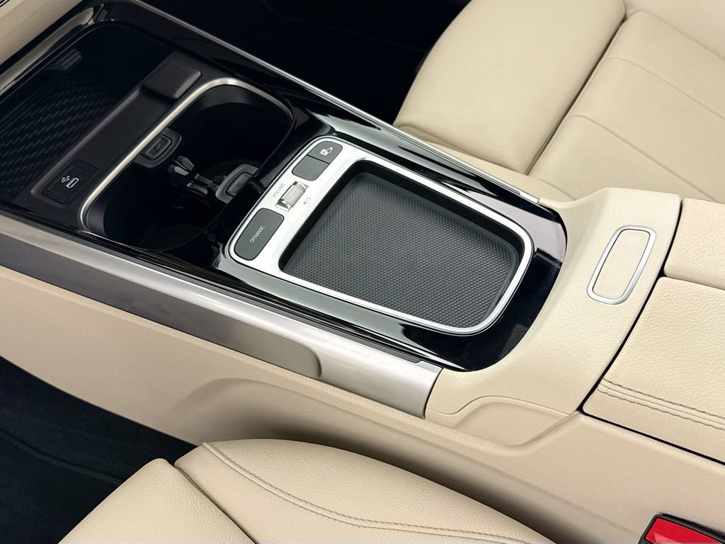 Used 2025 Mercedes-Benz GLB 250 image 21